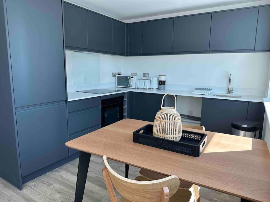 1 Bed Flat With View Of Old Trafford Διαμέρισμα Μάντσεστερ Εξωτερικό φωτογραφία