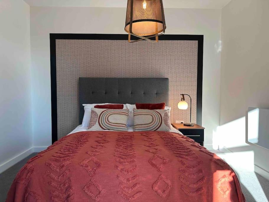 1 Bed Flat With View Of Old Trafford Διαμέρισμα Μάντσεστερ Εξωτερικό φωτογραφία